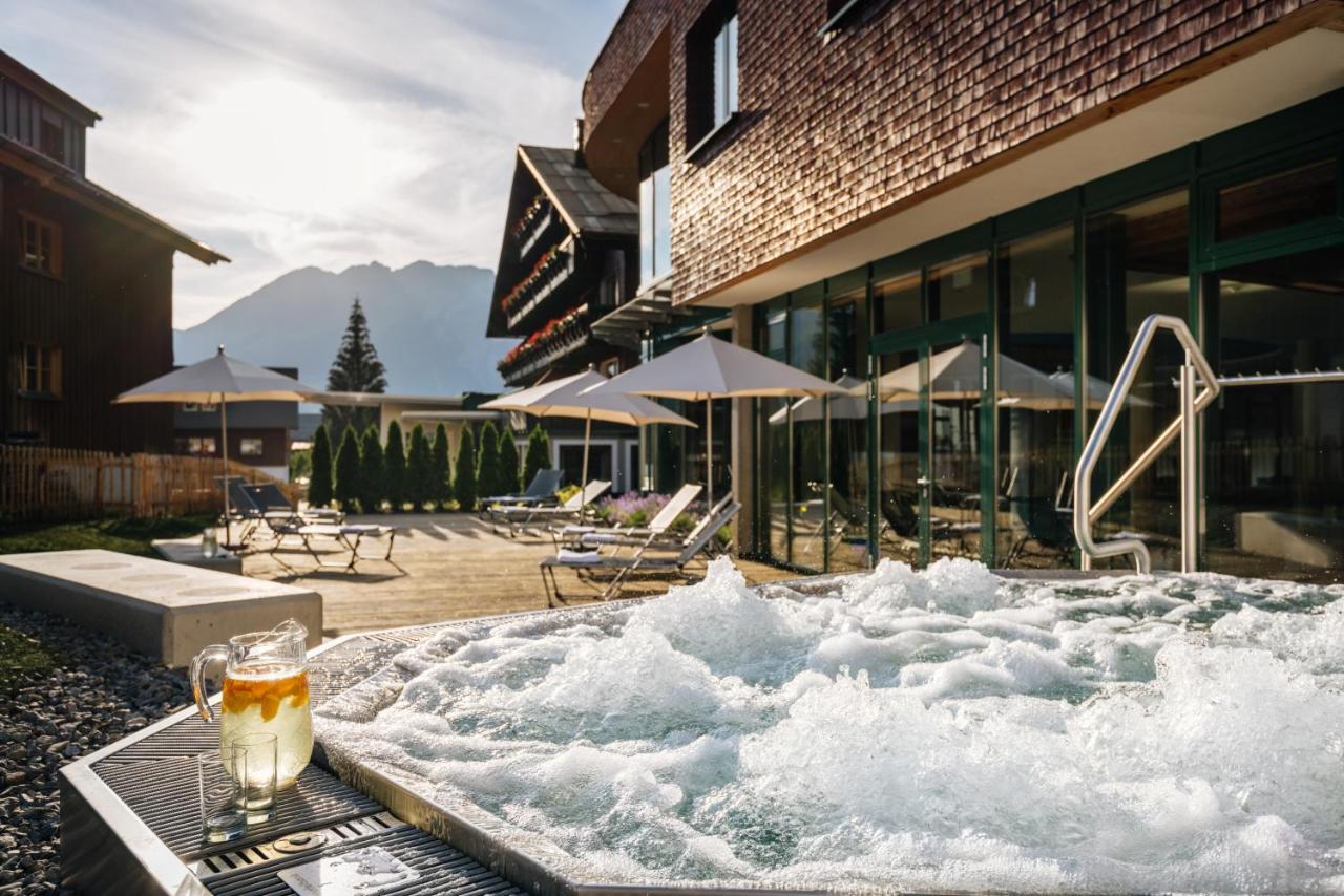 Hirschen Wohlfuehlhotel Schoppernau Ngoại thất bức ảnh