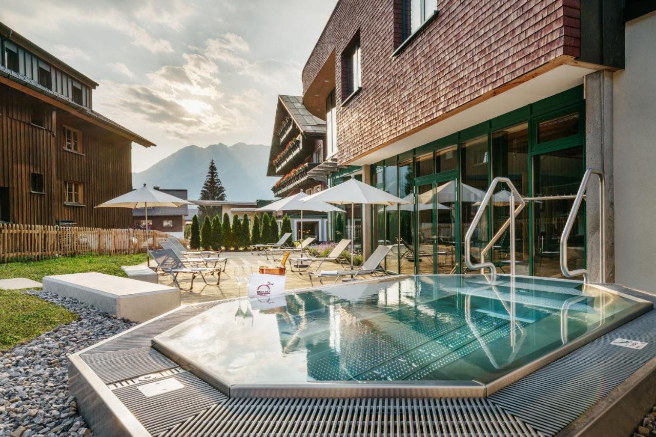 Hirschen Wohlfuehlhotel Schoppernau Ngoại thất bức ảnh