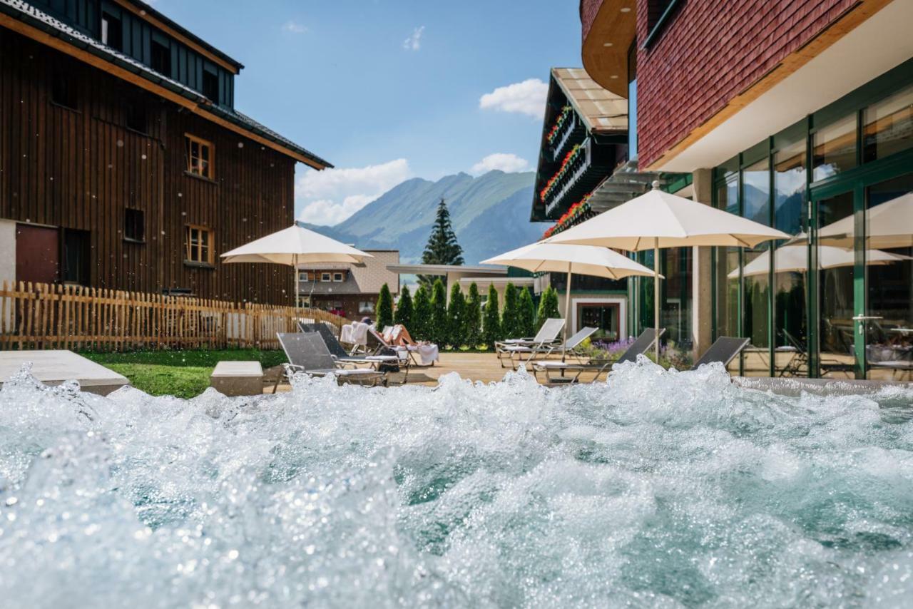 Hirschen Wohlfuehlhotel Schoppernau Ngoại thất bức ảnh